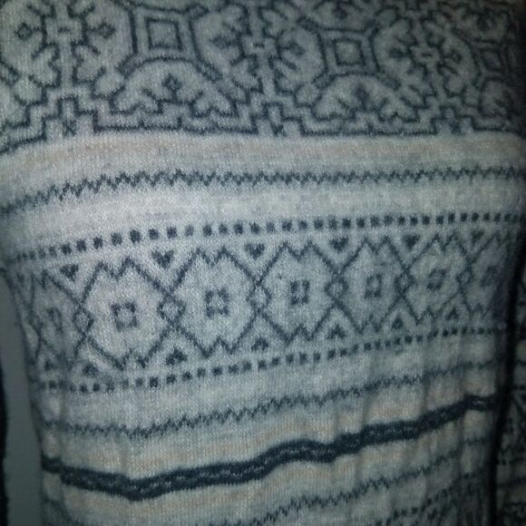 J crew Gray and White size medium with cashmere warm sweater - Christmas Sweater - Picture 2 of 4